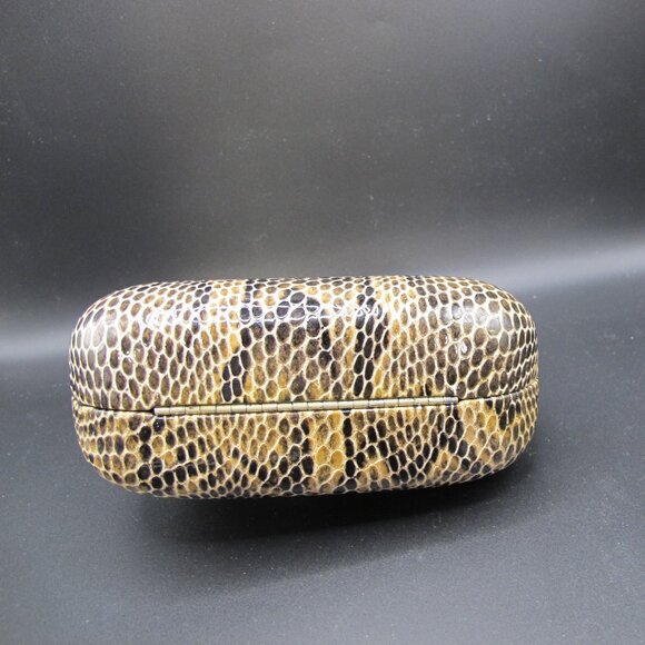 Hard clamshell clutch with snakeskin look leather cover and sequined clasp - Picture 5 of 8